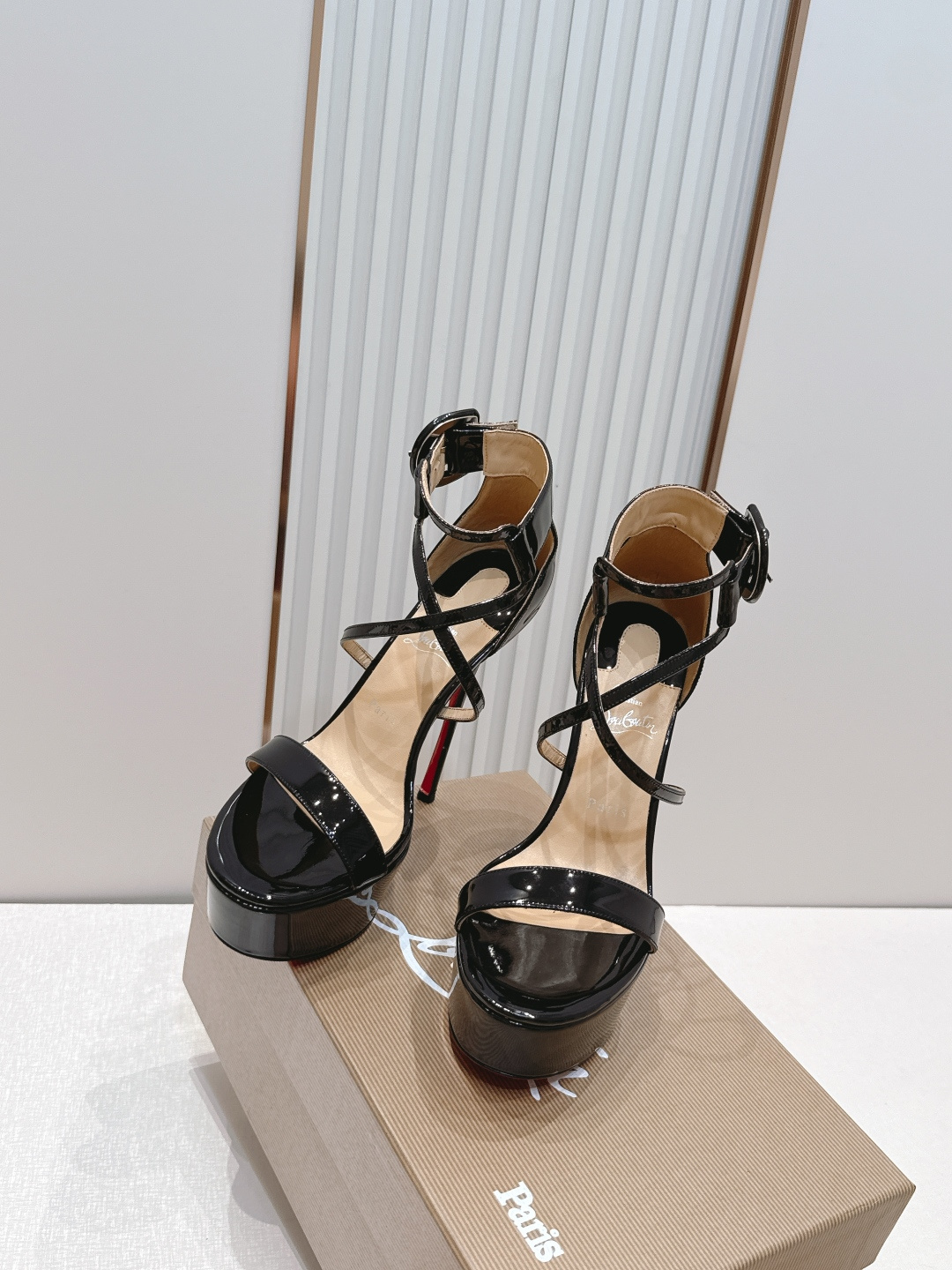 Christian louboutin 26s夏季新款时装高跟鞋 圆头水台高跟凉鞋顶级品质 🍃原汁原味的