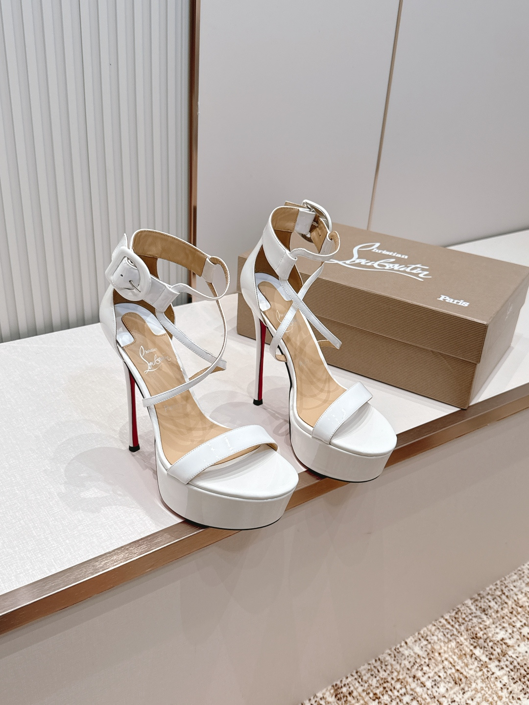 Christian louboutin 26s夏季新款时装高跟鞋 圆头水台高跟凉鞋顶级品质 🍃原汁原味的