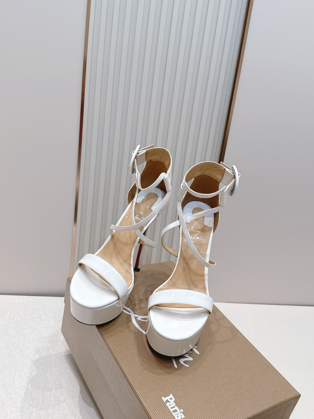 Christian louboutin 26s夏季新款时装高跟鞋 圆头水台高跟凉鞋顶级品质 🍃原汁原味的