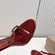 Christian Louboutin 26/Condora系列高跟凉鞋这是Christian Loub Christian Louboutin 26/Condora系列高跟凉鞋这是Christian Loub