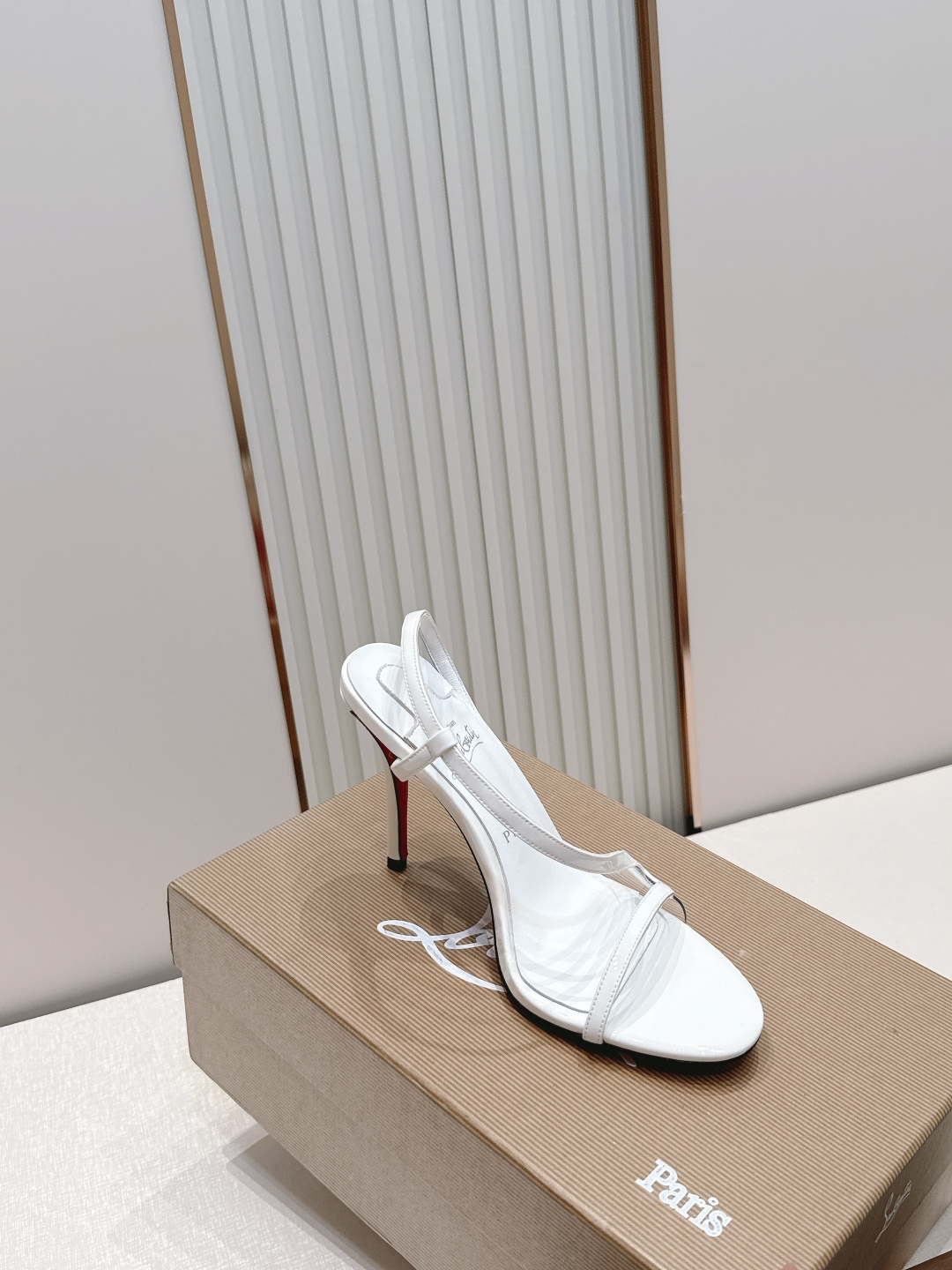 Christian Louboutin 26/Condora系列高跟凉鞋这是Christian Loub