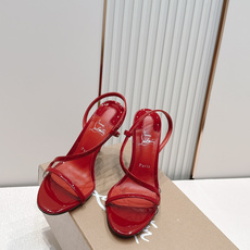 Christian Louboutin 26/Condora系列高跟凉鞋这是Christian Loub Christian Louboutin 26/Condora系列高跟凉鞋这是Christian Loub