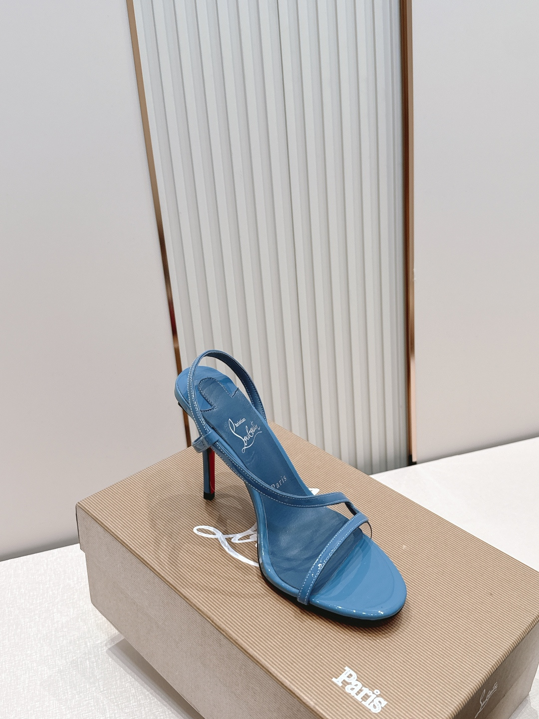 Christian Louboutin 26/Condora系列高跟凉鞋这是Christian Loub Christian Louboutin 26/Condora系列高跟凉鞋这是Christian Loub
