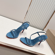 Christian Louboutin 26/Condora系列高跟凉鞋这是Christian Loub Christian Louboutin 26/Condora系列高跟凉鞋这是Christian Loub