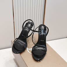 Christian Louboutin 26/Condora系列高跟凉鞋这是Christian Loub Christian Louboutin 26/Condora系列高跟凉鞋这是Christian Loub