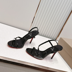 Christian Louboutin 26/Condora系列高跟凉鞋这是Christian Loub Christian Louboutin 26/Condora系列高跟凉鞋这是Christian Loub