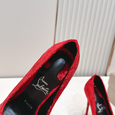 代购级Christian Louboutin 26/So Kate系列尖头细高跟鞋这是Christian 代购级Christian Louboutin 26/So Kate系列尖头细高跟鞋这是Christian