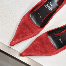 代购级Christian Louboutin 26/So Kate系列尖头细高跟鞋这是Christian 代购级Christian Louboutin 26/So Kate系列尖头细高跟鞋这是Christian