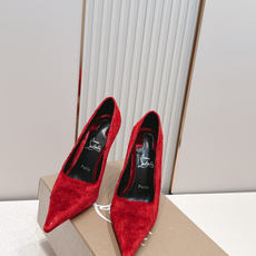 代购级Christian Louboutin 26/So Kate系列尖头细高跟鞋这是Christian 代购级Christian Louboutin 26/So Kate系列尖头细高跟鞋这是Christian