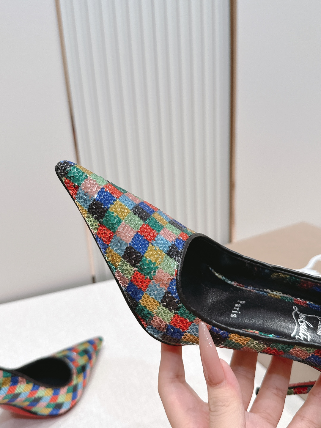 代购级Christian Louboutin 26/So Kate系列尖头细高跟鞋这是Christian