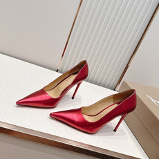 代购级Christian Louboutin 26/So Kate系列尖头细高跟鞋这是Christian 代购级Christian Louboutin 26/So Kate系列尖头细高跟鞋这是Christian