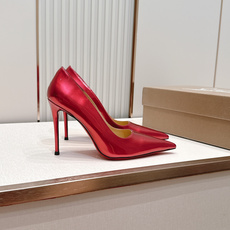 代购级Christian Louboutin 26/So Kate系列尖头细高跟鞋这是Christian 代购级Christian Louboutin 26/So Kate系列尖头细高跟鞋这是Christian