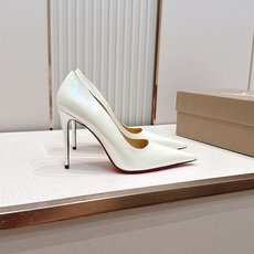 代购级Christian Louboutin 26/So Kate系列尖头细高跟鞋这是Christian 代购级Christian Louboutin 26/So Kate系列尖头细高跟鞋这是Christian