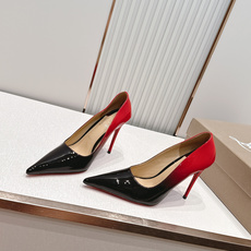 代购级Christian Louboutin 26/So Kate系列尖头细高跟鞋这是Christian 代购级Christian Louboutin 26/So Kate系列尖头细高跟鞋这是Christian