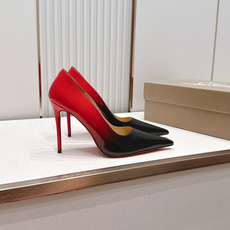 代购级Christian Louboutin 26/So Kate系列尖头细高跟鞋这是Christian 代购级Christian Louboutin 26/So Kate系列尖头细高跟鞋这是Christian