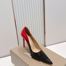 代购级Christian Louboutin 26/So Kate系列尖头细高跟鞋这是Christian 代购级Christian Louboutin 26/So Kate系列尖头细高跟鞋这是Christian