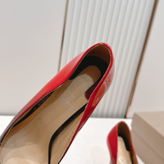 代购级Christian Louboutin 26/So Kate系列尖头细高跟鞋这是Christian 代购级Christian Louboutin 26/So Kate系列尖头细高跟鞋这是Christian