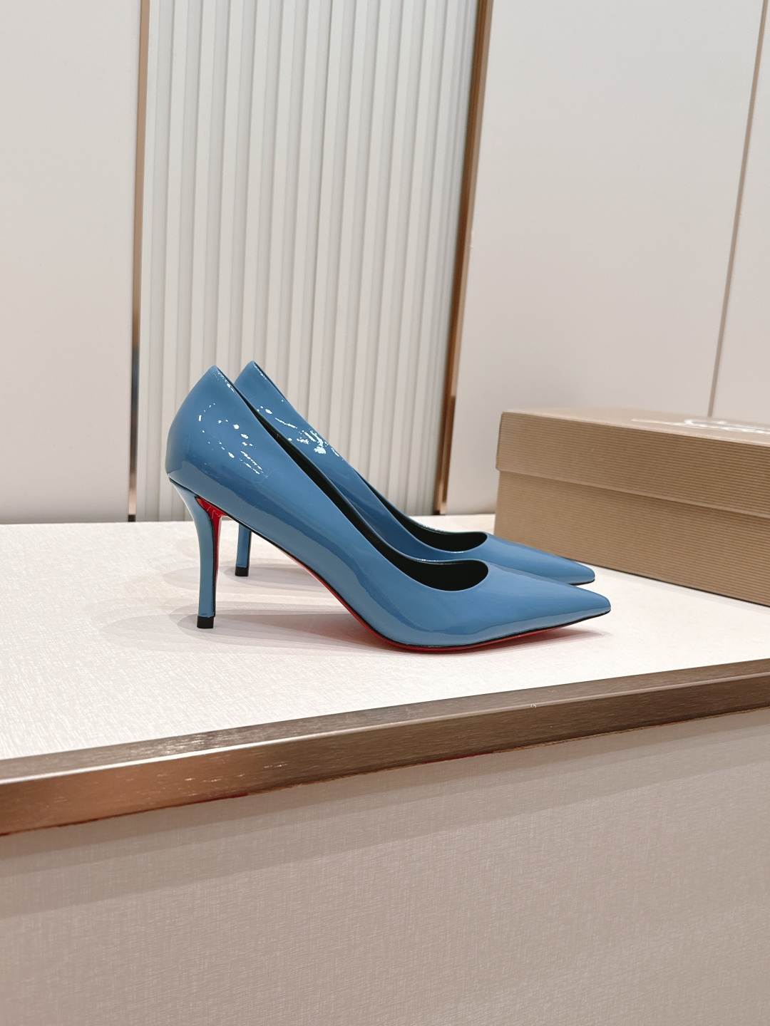 代购级Christian Louboutin 26/So Kate系列尖头细高跟鞋这是Christian