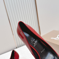 代购级Christian Louboutin 26/So Kate系列尖头细高跟鞋这是Christian 代购级Christian Louboutin 26/So Kate系列尖头细高跟鞋这是Christian