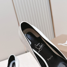 代购级Christian Louboutin 26/So Kate系列尖头细高跟鞋这是Christian 代购级Christian Louboutin 26/So Kate系列尖头细高跟鞋这是Christian