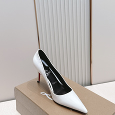 代购级Christian Louboutin 26/So Kate系列尖头细高跟鞋这是Christian 代购级Christian Louboutin 26/So Kate系列尖头细高跟鞋这是Christian