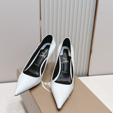 代购级Christian Louboutin 26/So Kate系列尖头细高跟鞋这是Christian 代购级Christian Louboutin 26/So Kate系列尖头细高跟鞋这是Christian