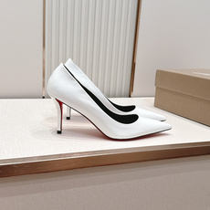 代购级Christian Louboutin 26/So Kate系列尖头细高跟鞋这是Christian 代购级Christian Louboutin 26/So Kate系列尖头细高跟鞋这是Christian