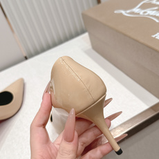 代购级Christian Louboutin 26/So Kate系列尖头细高跟鞋这是Christian 代购级Christian Louboutin 26/So Kate系列尖头细高跟鞋这是Christian