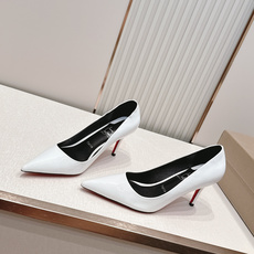 代购级Christian Louboutin 26/So Kate系列尖头细高跟鞋这是Christian 代购级Christian Louboutin 26/So Kate系列尖头细高跟鞋这是Christian