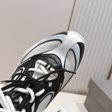 顶级版本 Balenciaga·巴黎世家新款 甜酷风格拼网机车德训鞋这双Balenciaga甜酷风格拼网 顶级版本 Balenciaga·巴黎世家新款 甜酷风格拼网机车德训鞋这双Balenciaga甜酷风格拼网