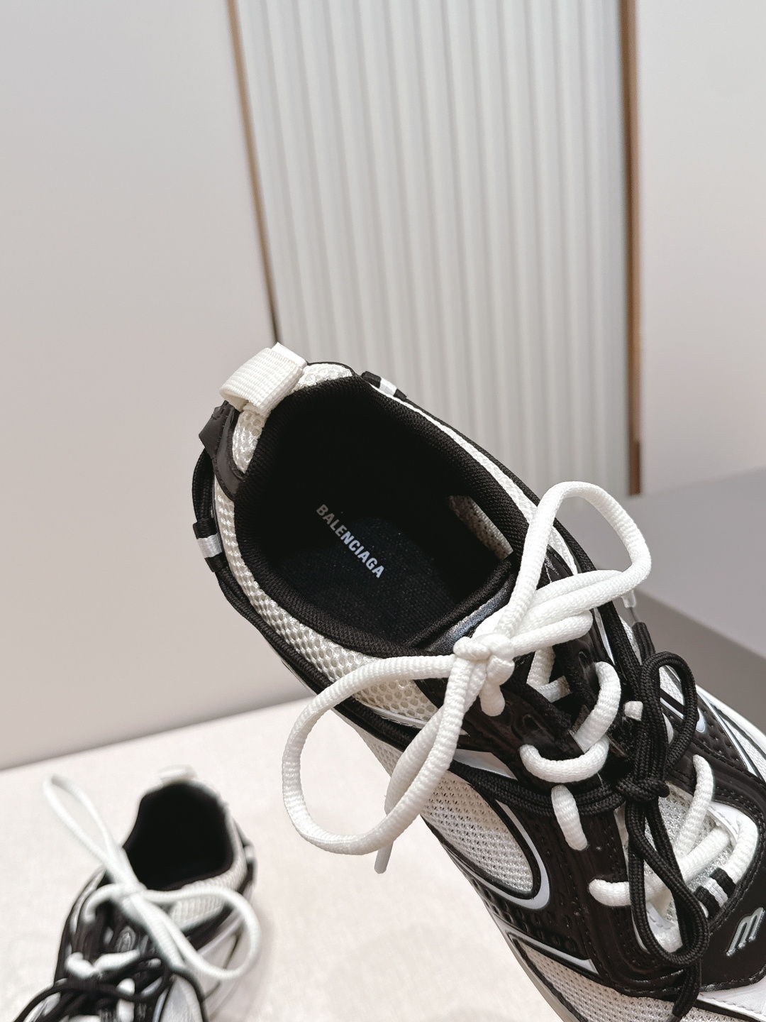 顶级版本 Balenciaga·巴黎世家新款 甜酷风格拼网机车德训鞋这双Balenciaga甜酷风格拼网 顶级版本 Balenciaga·巴黎世家新款 甜酷风格拼网机车德训鞋这双Balenciaga甜酷风格拼网