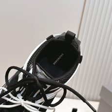 顶级版本 Balenciaga·巴黎世家新款 甜酷风格拼网机车德训鞋这双Balenciaga甜酷风格拼网 顶级版本 Balenciaga·巴黎世家新款 甜酷风格拼网机车德训鞋这双Balenciaga甜酷风格拼网
