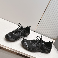 顶级版本 Balenciaga·巴黎世家新款 甜酷风格拼网机车德训鞋这双Balenciaga甜酷风格拼网 顶级版本 Balenciaga·巴黎世家新款 甜酷风格拼网机车德训鞋这双Balenciaga甜酷风格拼网
