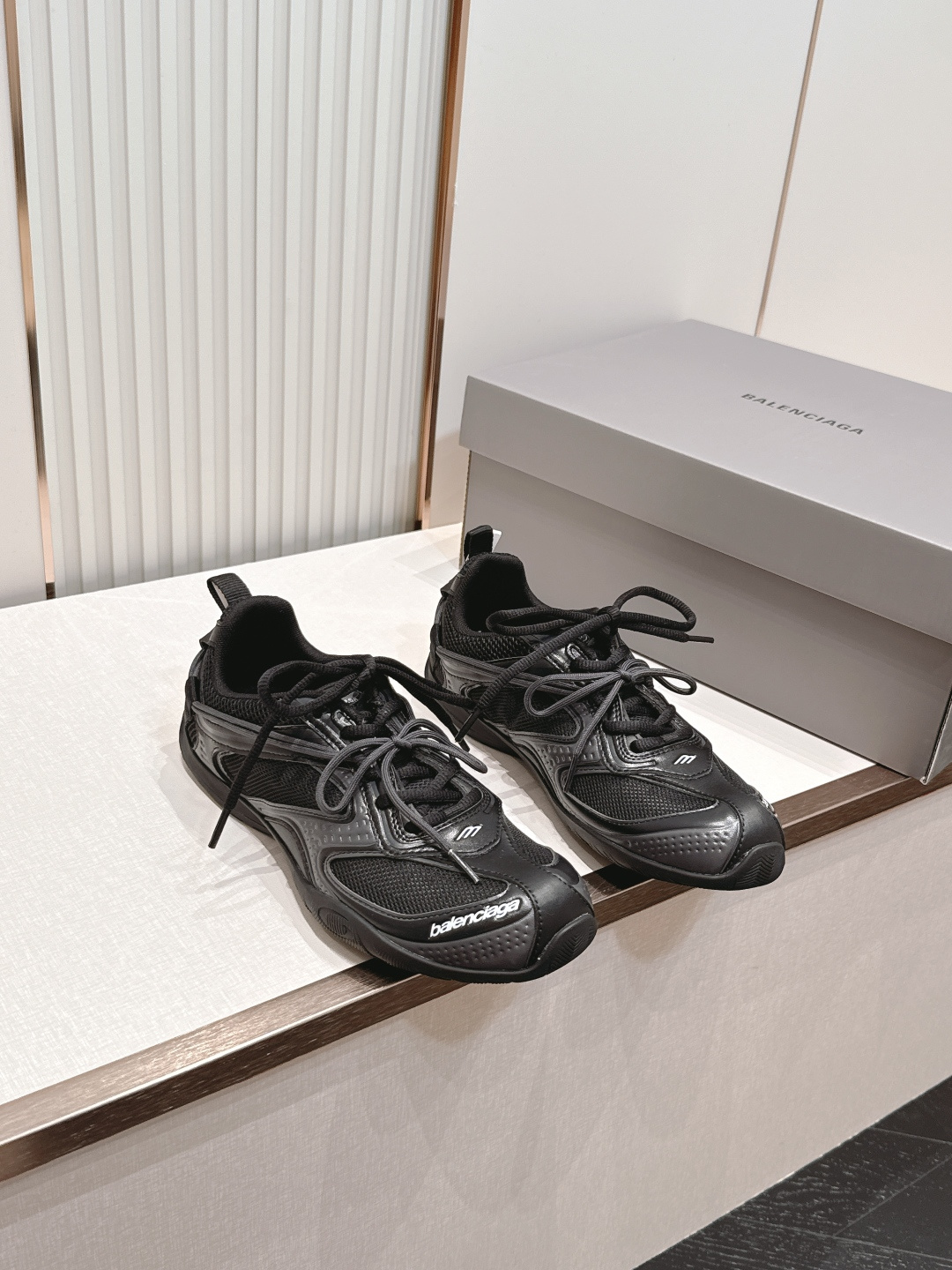 顶级版本 Balenciaga·巴黎世家新款 甜酷风格拼网机车德训鞋这双Balenciaga甜酷风格拼网