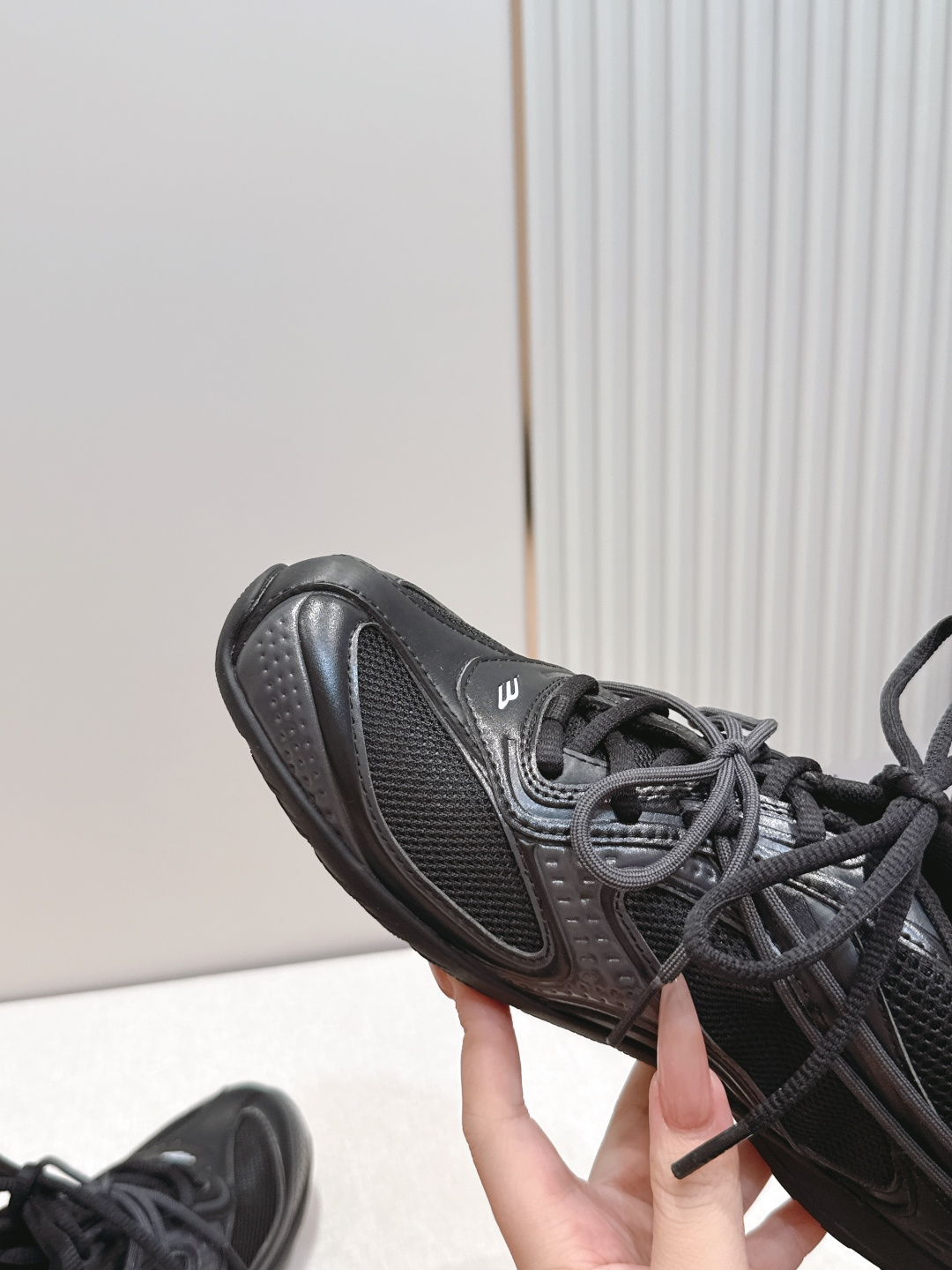 顶级版本 Balenciaga·巴黎世家新款 甜酷风格拼网机车德训鞋这双Balenciaga甜酷风格拼网 顶级版本 Balenciaga·巴黎世家新款 甜酷风格拼网机车德训鞋这双Balenciaga甜酷风格拼网