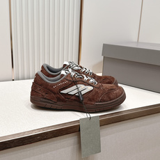 新色系 顶版 BALENCIAGA 巴黎世家26 最新款 Monday Ultra 复古系带 低帮 休 新色系 顶版 BALENCIAGA 巴黎世家26 最新款 Monday Ultra 复古系带 低帮 休