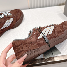 新色系 顶版 BALENCIAGA 巴黎世家26 最新款 Monday Ultra 复古系带 低帮 休 新色系 顶版 BALENCIAGA 巴黎世家26 最新款 Monday Ultra 复古系带 低帮 休