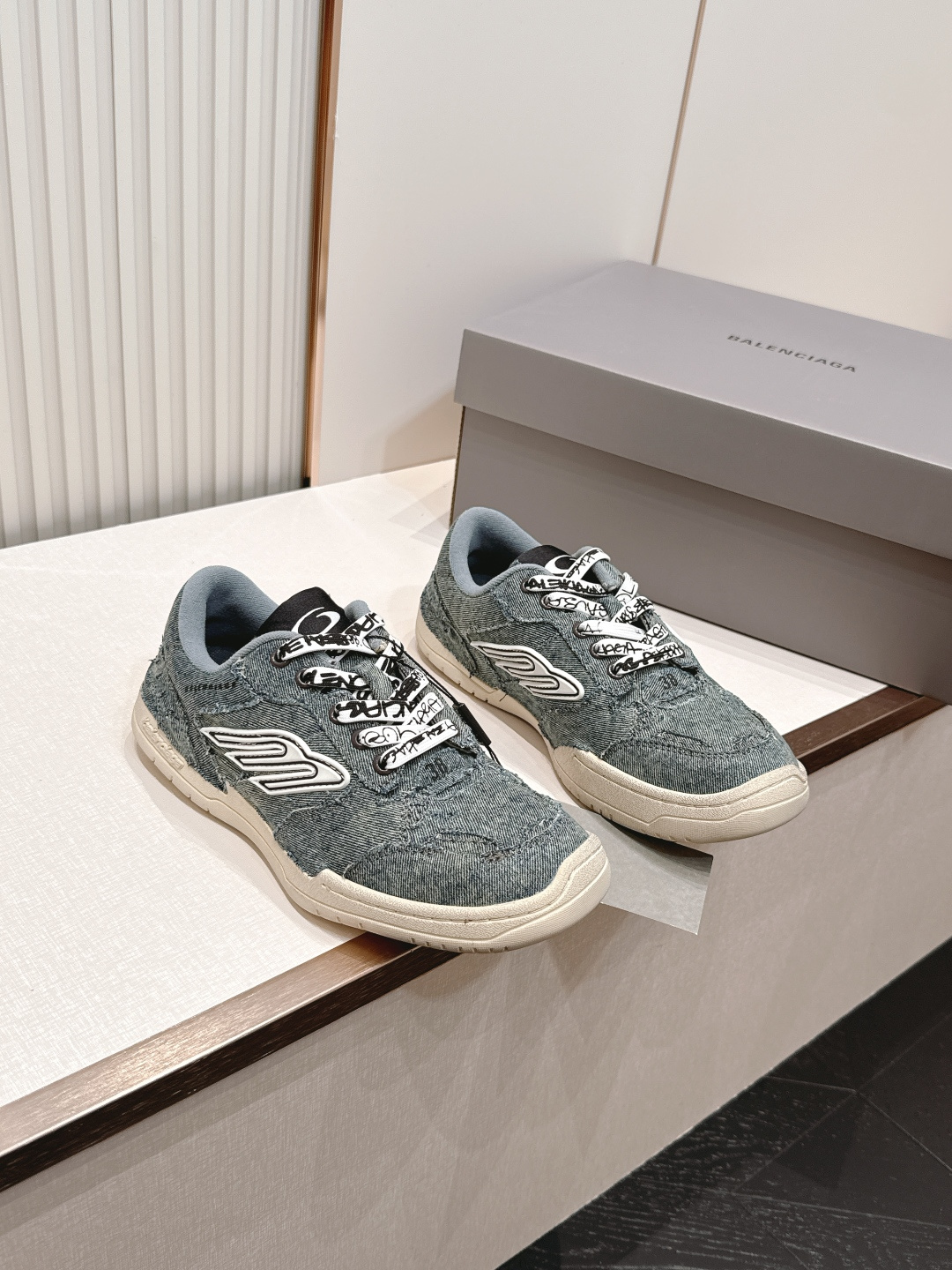 新色系 顶版  BALENCIAGA 巴黎世家26 最新款 Monday Ultra 复古系带 低帮 休