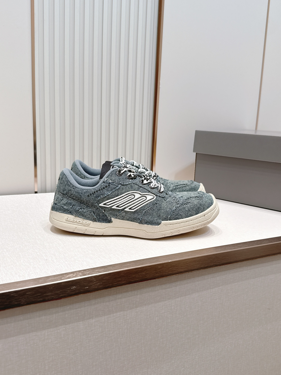 新色系 顶版  BALENCIAGA 巴黎世家26 最新款 Monday Ultra 复古系带 低帮 休