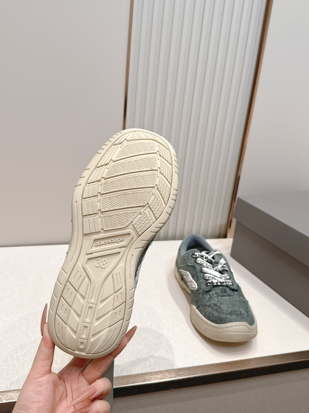 新色系 顶版  BALENCIAGA 巴黎世家26 最新款 Monday Ultra 复古系带 低帮 休