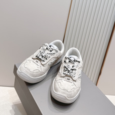新色系 顶版 BALENCIAGA 巴黎世家26 最新款 Monday Ultra 复古系带 低帮 休 新色系 顶版 BALENCIAGA 巴黎世家26 最新款 Monday Ultra 复古系带 低帮 休