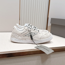 新色系 顶版 BALENCIAGA 巴黎世家26 最新款 Monday Ultra 复古系带 低帮 休 新色系 顶版 BALENCIAGA 巴黎世家26 最新款 Monday Ultra 复古系带 低帮 休