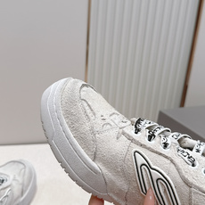 新色系 顶版 BALENCIAGA 巴黎世家26 最新款 Monday Ultra 复古系带 低帮 休 新色系 顶版 BALENCIAGA 巴黎世家26 最新款 Monday Ultra 复古系带 低帮 休