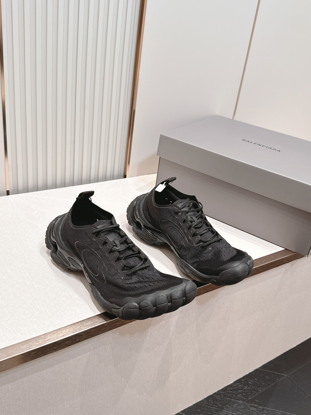顶级版本  Balenciaga 巴黎世家新Anatomic runner五趾休闲运动鞋透气性拉满的户外