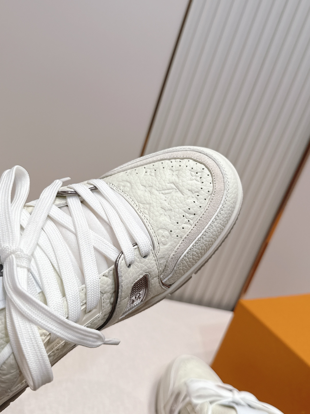 顶级版本： 情侣款LV trainer~~全新升级版~~经典回归❗情侣款，滑板鞋，篮球鞋，运动鞋……LV