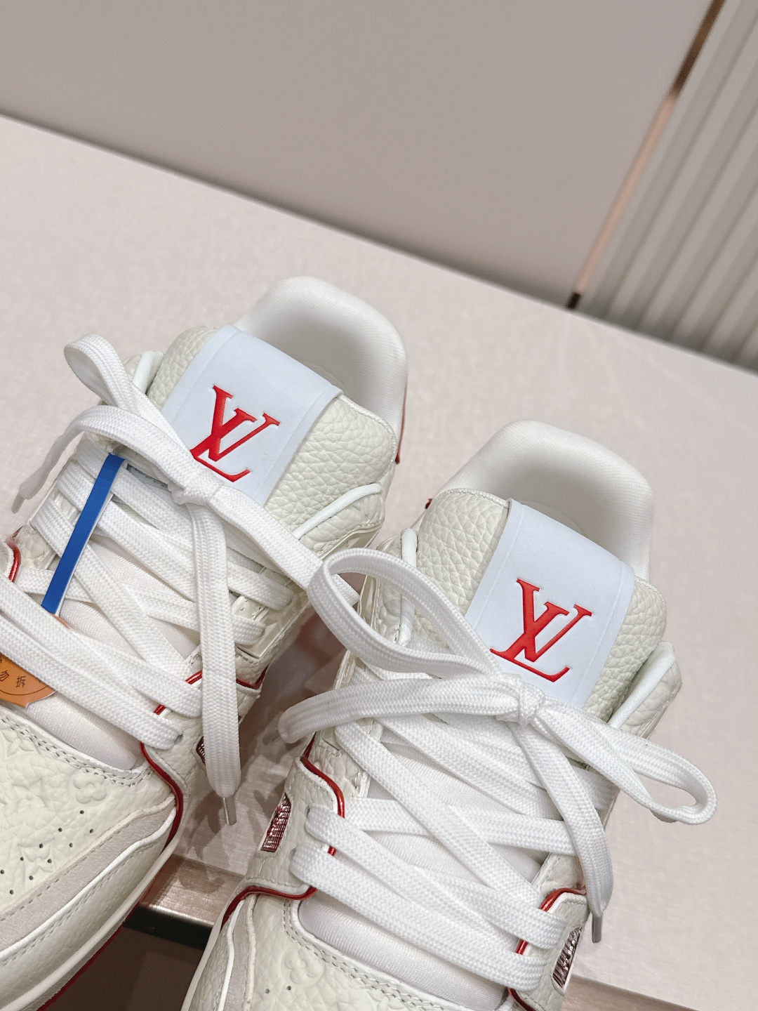 顶级版本： 情侣款LV trainer~~全新升级版~~经典回归❗情侣款，滑板鞋，篮球鞋，运动鞋……LV