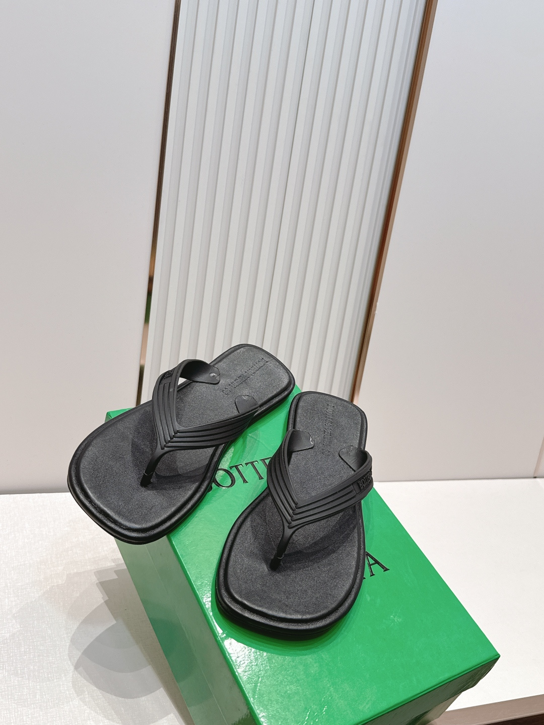 （橡胶底少30）BV SamPieri Flat Thong 夹趾拖鞋这款经典款 简直bv最新天花板啦彩