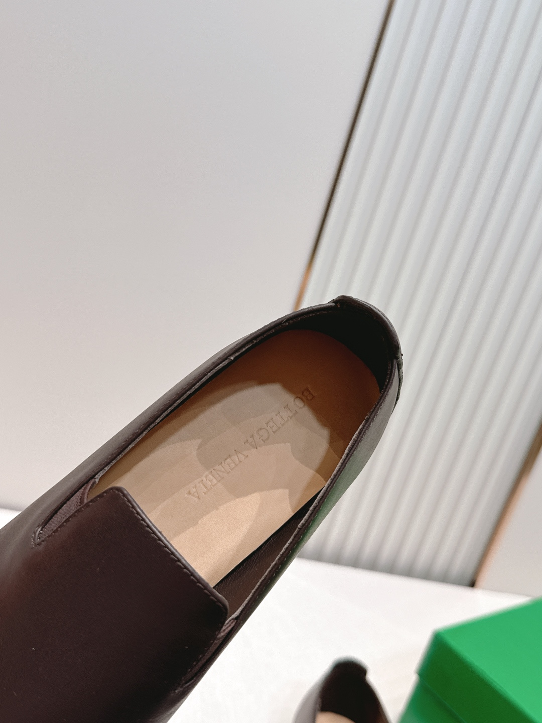 BV 女士Rocco便鞋 舒适百搭 平底设计 小牛皮乐福鞋这款经典款 简直bv最新天花板啦彩色百搭   