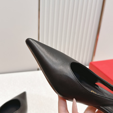 Ferragamo 菲拉格慕 26 S金属高跟凉拖鞋系列尖头后空新任设计师的灵感之作 流线型金属跟原版私 Ferragamo 菲拉格慕 26 S金属高跟凉拖鞋系列尖头后空新任设计师的灵感之作 流线型金属跟原版私