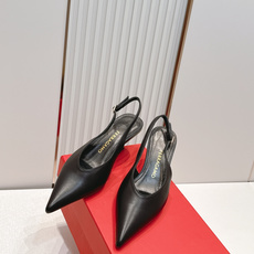 Ferragamo 菲拉格慕 26 S金属高跟凉拖鞋系列尖头后空新任设计师的灵感之作 流线型金属跟原版私 Ferragamo 菲拉格慕 26 S金属高跟凉拖鞋系列尖头后空新任设计师的灵感之作 流线型金属跟原版私